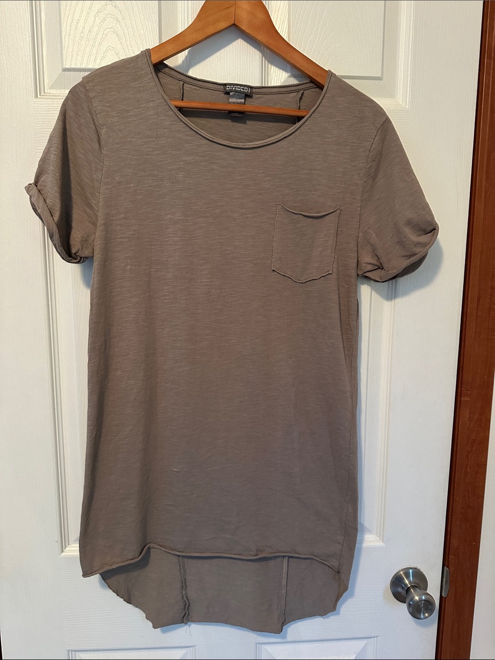 4/$20 Wit & Wisdom Taupe Short-Sleeve High-Low Pocket Tee
